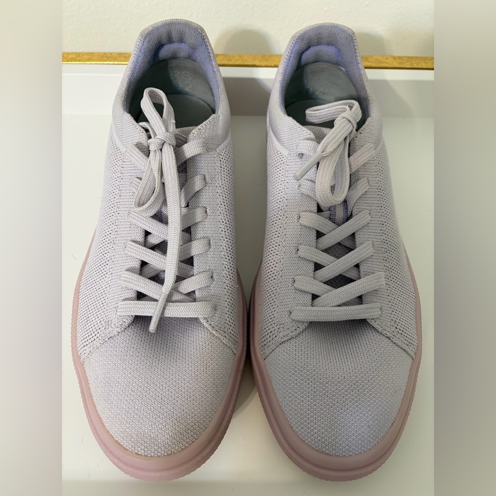 Women’s Lightweight Knit Lace-Up Sneakers in Light Lavender
